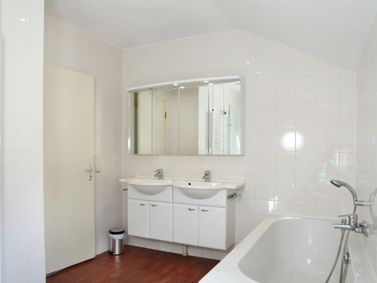 Cozy Holiday Home in Noordwijk aan Zee near Sea